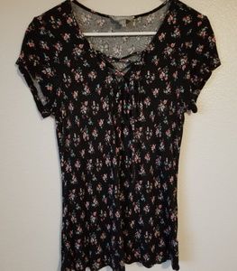 Lovesick by Torrid Floral Stretchy Top runs small